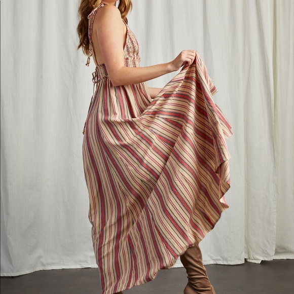 Urban Breeze - Beautiful Stripe Maxi Dress - Picture 4 of 10